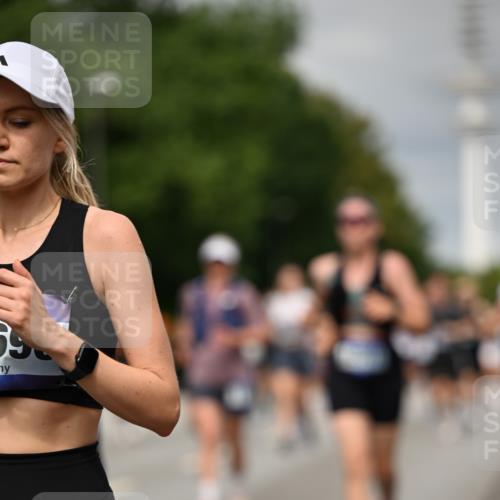29.06.2025 - hella hamburg halbmarathon Dr. Thomas Lammeyer http://msf.ph/oto/8497926 29.06.2025 10:23:37 Kennedybrücke 1159, 1160, 1325, 1332, 1708, 1755, 2017, 2405, 2589, 2703, 2795, 2812, 2895, 2918, 2993, 2995, 3105, 3118, 3446, 4108, 4110, 4170, 4722, 5034, 5080, 5178, 5397, 5429, 5449, 6249, 6270, 6542, 6736, 7143, 7248, 7249, 7252, 7836, 8427, 8537, 8761, 8778, 9252, 9270, 9272, 9856, 10124, 10129, 10540, 10594, 10966 meine-sportfotos.de