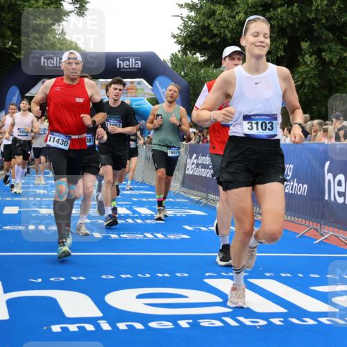 29.06.2025 - hella hamburg halbmarathon Strokosch-Dieckow http://msf.ph/oto/8497933 29.06.2025 10:54:17 Ziel 1267, 1442, 3103, 3177, 3426, 3861, 3898, 4635, 6082, 6084, 6443, 6511, 6512, 7274, 8223, 8772, 11430, 12213, 12362, 13033, 13289, 13803, 15169, 15524, 15946, 16327, 16527, 16574, 16750, 16780, 16879, 17087, 17698, 18268 meine-sportfotos.de