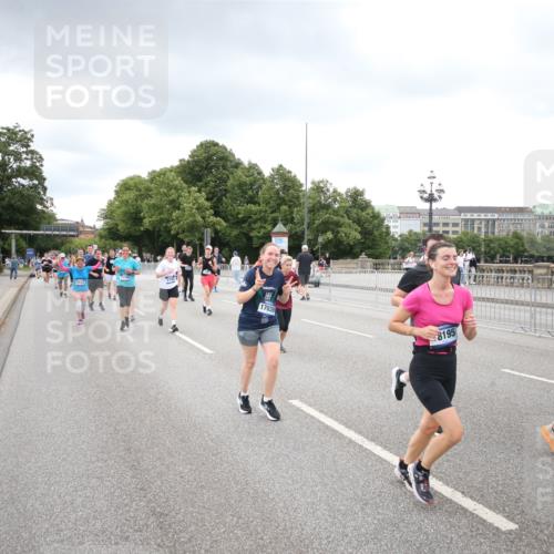 29.06.2025 - hella hamburg halbmarathon Jannik Wohlers http://msf.ph/oto/8498244 29.06.2025 10:55:35 Lombardsbrücke 1909, 2793, 3268, 4265, 4354, 4470, 4473, 4836, 4896, 5306, 5994, 6055, 6056, 6113, 6494, 6594, 7516, 7616, 7969, 8005, 8110, 8305, 8532, 8533, 9838, 9861, 9865, 10449, 10640, 11903, 11962, 11963, 12267, 13055, 13627, 14124, 14142, 14221, 14280, 14281, 14492, 15173, 15199, 15272, 15763, 15764, 16413, 16960, 17038, 17039, 17168, 18195, 18329 meine-sportfotos.de