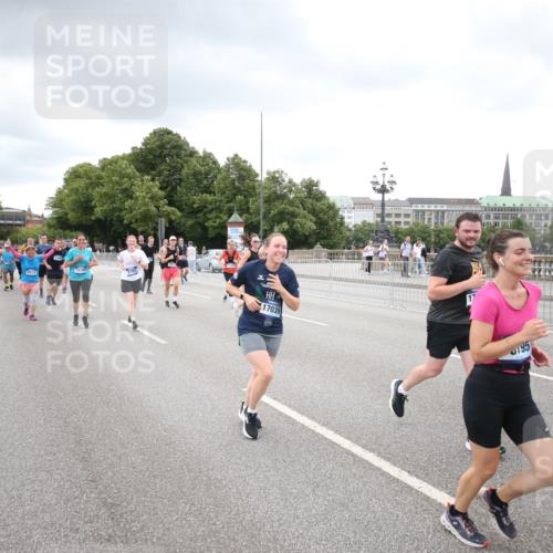 29.06.2025 - hella hamburg halbmarathon Jannik Wohlers http://msf.ph/oto/8498268 29.06.2025 10:55:35 Lombardsbrücke 1909, 2793, 3268, 4265, 4354, 4470, 4473, 4836, 4896, 5306, 5994, 6055, 6056, 6113, 6494, 6594, 7516, 7616, 7969, 8005, 8110, 8305, 8532, 8533, 9838, 9861, 9865, 10449, 10640, 11903, 11962, 11963, 12267, 13055, 13627, 14124, 14142, 14221, 14280, 14281, 14492, 15173, 15199, 15272, 15763, 15764, 16413, 16960, 17038, 17039, 17168, 18195, 18329 meine-sportfotos.de