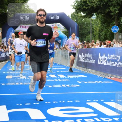 29.06.2025 - hella hamburg halbmarathon Strokosch-Dieckow http://msf.ph/oto/8498305 29.06.2025 10:54:10 Ziel 1410, 3103, 3177, 3208, 3209, 3861, 3898, 5638, 6082, 6084, 6294, 6443, 6581, 7274, 8223, 8390, 9791, 11430, 11499, 12213, 12379, 13033, 13397, 13794, 13803, 15169, 15524, 16527, 16780, 16871, 17087 meine-sportfotos.de
