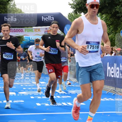 29.06.2025 - hella hamburg halbmarathon Strokosch-Dieckow http://msf.ph/oto/8498309 29.06.2025 10:44:01 Ziel 1391, 1558, 2816, 3021, 4981, 6705, 8063, 8900, 9081, 9633, 10193, 10596, 10930, 11346, 12438, 13123, 15383, 16506, 16549, 16648, 16697, 17403, 17516, 17977, 18004 meine-sportfotos.de