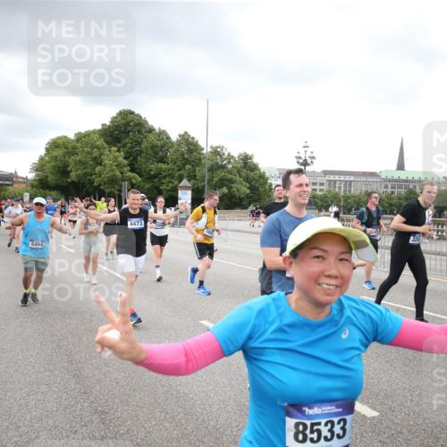29.06.2025 - hella hamburg halbmarathon Jannik Wohlers http://msf.ph/oto/8498400 29.06.2025 10:55:41 Lombardsbrücke 1738, 1909, 2095, 2793, 3257, 3268, 4265, 4354, 4473, 4836, 5306, 5580, 5994, 6056, 6494, 6968, 7025, 7028, 7516, 7616, 8005, 8305, 8533, 9435, 9606, 9838, 10640, 10740, 10784, 10987, 11862, 11863, 12267, 12551, 13055, 13395, 13405, 13627, 14124, 14142, 14221, 14280, 14281, 14492, 15103, 15173, 15199, 15272, 15696, 15699, 15763, 15764, 16413, 16655, 16960, 17038, 17039, 17398, 18195, 18329, 18349, 19228 meine-sportfotos.de