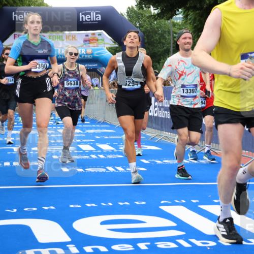 29.06.2025 - hella hamburg halbmarathon Strokosch-Dieckow http://msf.ph/oto/8498411 29.06.2025 10:54:08 Ziel 1410, 3103, 3177, 3208, 3209, 3861, 3898, 5638, 6082, 6084, 6294, 6443, 6581, 7274, 8390, 9032, 9791, 11499, 12213, 12379, 13033, 13397, 13794, 15169, 15524, 16527, 16780, 16871, 17348 meine-sportfotos.de