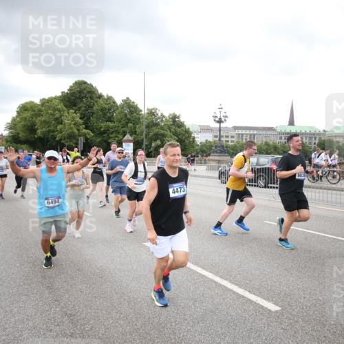 29.06.2025 - hella hamburg halbmarathon Jannik Wohlers http://msf.ph/oto/8498443 29.06.2025 10:55:42 Lombardsbrücke 1738, 1909, 2095, 2793, 3257, 3268, 4265, 4354, 4473, 4836, 5306, 5580, 5994, 6494, 6968, 7025, 7028, 7516, 7616, 8005, 8305, 8533, 9435, 9606, 9838, 10640, 10740, 10784, 10987, 11298, 11862, 11863, 12267, 12295, 12296, 12551, 13055, 13395, 13405, 13627, 14124, 14142, 14221, 14280, 14281, 14492, 15103, 15173, 15199, 15272, 15696, 15699, 15763, 16413, 16655, 16960, 17038, 17039, 17398, 18195, 18329, 18349, 19228 meine-sportfotos.de