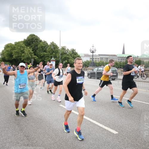 29.06.2025 - hella hamburg halbmarathon Jannik Wohlers http://msf.ph/oto/8498450 29.06.2025 10:55:42 Lombardsbrücke 1738, 1909, 2095, 2793, 3257, 3268, 4265, 4354, 4473, 4836, 5306, 5580, 5994, 6494, 6968, 7025, 7028, 7516, 7616, 8005, 8305, 8533, 9435, 9606, 9838, 10640, 10740, 10784, 10987, 11298, 11862, 11863, 12267, 12295, 12296, 12551, 13055, 13395, 13405, 13627, 14124, 14142, 14221, 14280, 14281, 14492, 15103, 15173, 15199, 15272, 15696, 15699, 15763, 16413, 16655, 16960, 17038, 17039, 17398, 18195, 18329, 18349, 19228 meine-sportfotos.de
