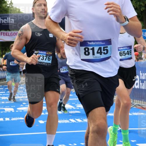29.06.2025 - hella hamburg halbmarathon Strokosch-Dieckow http://msf.ph/oto/8498457 29.06.2025 10:43:55 Ziel 1558, 3437, 3697, 3907, 4981, 5624, 5692, 6705, 8063, 8145, 8900, 9043, 9081, 9374, 10493, 10596, 11346, 11809, 12438, 12966, 13897, 14861, 15383, 16549, 17376, 17403, 17516, 18650, 18678 meine-sportfotos.de