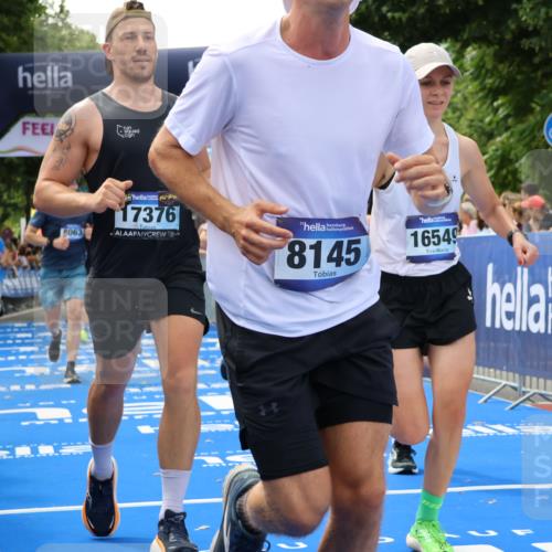 29.06.2025 - hella hamburg halbmarathon Strokosch-Dieckow http://msf.ph/oto/8498459 29.06.2025 10:43:55 Ziel 1558, 3437, 3697, 3907, 4981, 5624, 5692, 6705, 8063, 8145, 8900, 9043, 9081, 9374, 10493, 10596, 11346, 11809, 12438, 12966, 13897, 14861, 15383, 16549, 17376, 17403, 17516, 18650, 18678 meine-sportfotos.de