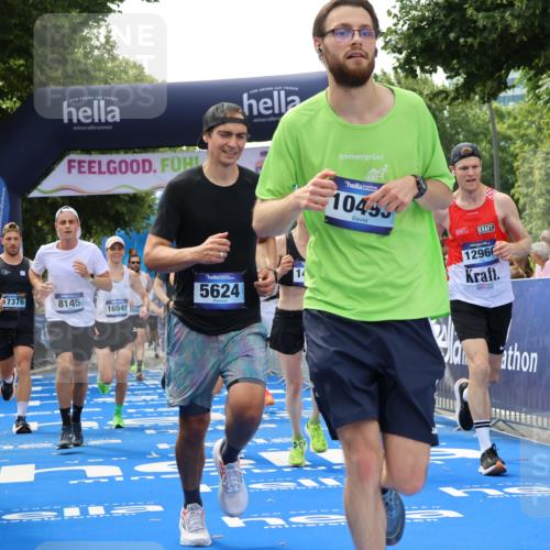 29.06.2025 - hella hamburg halbmarathon Strokosch-Dieckow http://msf.ph/oto/8498468 29.06.2025 10:43:52 Ziel 3437, 3697, 3907, 4981, 5624, 5692, 7185, 8063, 8145, 8900, 9043, 9374, 10493, 10596, 11153, 11778, 11809, 11848, 12438, 12966, 13897, 14861, 15383, 15512, 16062, 16549, 17376, 17403, 18650, 18678 meine-sportfotos.de