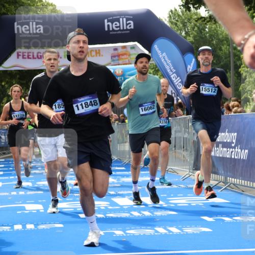 29.06.2025 - hella hamburg halbmarathon Strokosch-Dieckow http://msf.ph/oto/8498480 29.06.2025 10:43:46 Ziel 1976, 3437, 3697, 3907, 4318, 5624, 5692, 6903, 6991, 7185, 8145, 9043, 9114, 9159, 9374, 10493, 11153, 11778, 11809, 11848, 12966, 13421, 13897, 14201, 14210, 14861, 15328, 15512, 15932, 16062, 16105, 17376, 18650, 18678, 19090 meine-sportfotos.de