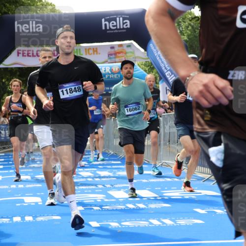 29.06.2025 - hella hamburg halbmarathon Strokosch-Dieckow http://msf.ph/oto/8498482 29.06.2025 10:43:46 Ziel 1976, 3437, 3697, 3907, 4318, 5624, 5692, 6903, 6991, 7185, 8145, 9043, 9114, 9159, 9374, 10493, 11153, 11778, 11809, 11848, 12966, 13421, 13897, 14201, 14210, 14861, 15328, 15512, 15932, 16062, 16105, 17376, 18650, 18678, 19090 meine-sportfotos.de