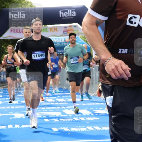 29.06.2025 - hella hamburg halbmarathon Strokosch-Dieckow http://msf.ph/oto/8498483 29.06.2025 10:43:46 Ziel 1976, 3437, 3697, 3907, 4318, 5624, 5692, 6903, 6991, 7185, 8145, 9043, 9114, 9159, 9374, 10493, 11153, 11778, 11809, 11848, 12966, 13421, 13897, 14201, 14210, 14861, 15328, 15512, 15932, 16062, 16105, 17376, 18650, 18678, 19090 meine-sportfotos.de