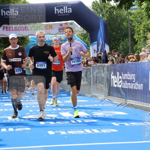 29.06.2025 - hella hamburg halbmarathon Strokosch-Dieckow http://msf.ph/oto/8498486 29.06.2025 10:43:43 Ziel 1976, 3116, 3437, 4318, 5624, 5692, 6903, 6991, 7185, 9043, 9114, 9159, 9374, 11153, 11778, 11848, 13421, 13897, 14201, 14210, 14690, 15328, 15512, 15932, 16062, 16105, 17912, 18449, 18650, 19090 meine-sportfotos.de