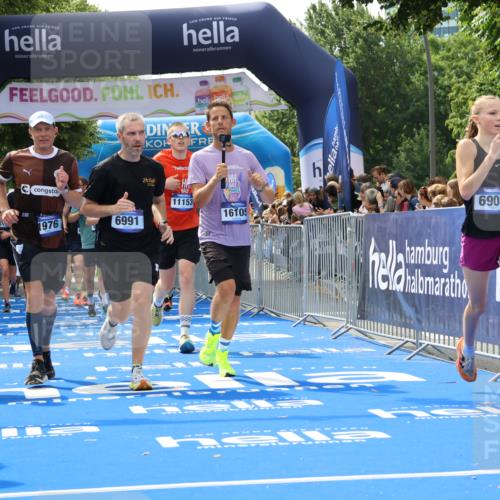 29.06.2025 - hella hamburg halbmarathon Strokosch-Dieckow http://msf.ph/oto/8498489 29.06.2025 10:43:43 Ziel 1976, 3116, 3437, 4318, 5624, 5692, 6903, 6991, 7185, 9043, 9114, 9159, 9374, 11153, 11778, 11848, 13421, 13897, 14201, 14210, 14690, 15328, 15512, 15932, 16062, 16105, 17912, 18449, 18650, 19090 meine-sportfotos.de