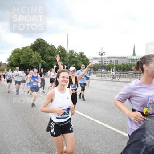 29.06.2025 - hella hamburg halbmarathon Jannik Wohlers http://msf.ph/oto/8498591 29.06.2025 10:55:54 Lombardsbrücke 1113, 1738, 2095, 2915, 3257, 3987, 4083, 4354, 5580, 5693, 5757, 6690, 6968, 7025, 7028, 7090, 7711, 8005, 8305, 8517, 8766, 9383, 9435, 9606, 9948, 9953, 10740, 10784, 10987, 11298, 11628, 11862, 11863, 12295, 12296, 12551, 13395, 13405, 13965, 14142, 14613, 15103, 15173, 15443, 15696, 15699, 16655, 17084, 17092, 17398, 17494, 17649, 17673, 18247, 18349, 18798, 19228 meine-sportfotos.de