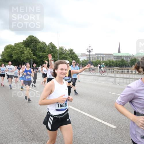 29.06.2025 - hella hamburg halbmarathon Jannik Wohlers http://msf.ph/oto/8498594 29.06.2025 10:55:54 Lombardsbrücke 1113, 1738, 2095, 2915, 3257, 3987, 4083, 4354, 5580, 5693, 5757, 6690, 6968, 7025, 7028, 7090, 7711, 8005, 8305, 8517, 8766, 9383, 9435, 9606, 9948, 9953, 10740, 10784, 10987, 11298, 11628, 11862, 11863, 12295, 12296, 12551, 13395, 13405, 13965, 14142, 14613, 15103, 15173, 15443, 15696, 15699, 16655, 17084, 17092, 17398, 17494, 17649, 17673, 18247, 18349, 18798, 19228 meine-sportfotos.de