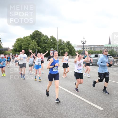 29.06.2025 - hella hamburg halbmarathon Jannik Wohlers http://msf.ph/oto/8498613 29.06.2025 10:55:55 Lombardsbrücke 1113, 1738, 2095, 2915, 3257, 3953, 3987, 4083, 4354, 5580, 5693, 5757, 6690, 6968, 7025, 7028, 7090, 7711, 8005, 8305, 8517, 8766, 9383, 9435, 9606, 9948, 9953, 10740, 10784, 10987, 11298, 11628, 11862, 11863, 12295, 12296, 12551, 13395, 13405, 13965, 14613, 15103, 15173, 15443, 15696, 15699, 16655, 17084, 17092, 17398, 17494, 17649, 17673, 18247, 18349, 18798, 19228 meine-sportfotos.de