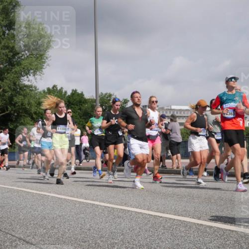 29.06.2025 - hella hamburg halbmarathon Luisa Fischer http://msf.ph/oto/8498615 29.06.2025 10:01:52 Kennedybrücke 11588, 61, 37, 5407, 19152, 721, 1834, 363, 15914, 1190, 1485, 1972, 2840, 2907, 3037, 3715, 5492, 6390, 6399, 6585, 7232, 7864, 8068, 8154, 8322, 8639, 8721, 8772, 8798, 9727, 10488 meine-sportfotos.de