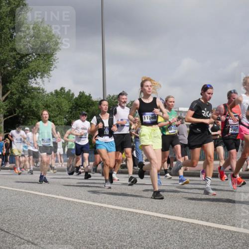29.06.2025 - hella hamburg halbmarathon Luisa Fischer http://msf.ph/oto/8498623 29.06.2025 10:01:53 Kennedybrücke 61, 715, 1874, 15407, 11625, 15188, 11588, 19152, 2901, 1190, 1485, 1972, 2907, 3037, 3715, 5492, 6390, 6399, 6585, 7232, 7864, 8068, 8154, 8322, 8639, 8721, 8772, 8798, 9884, 10488 meine-sportfotos.de