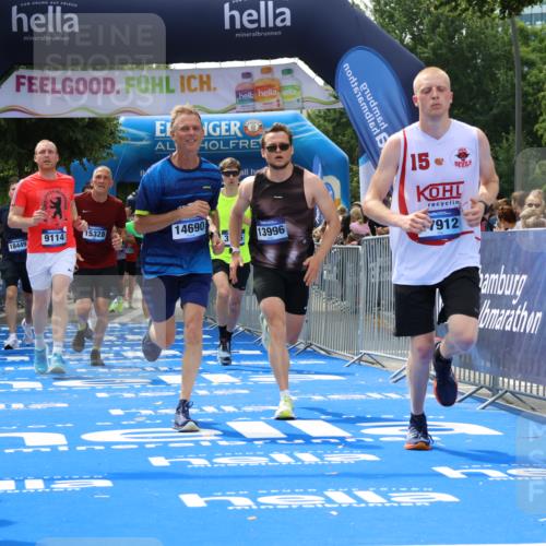 29.06.2025 - hella hamburg halbmarathon Strokosch-Dieckow http://msf.ph/oto/8498625 29.06.2025 10:43:36 Ziel 3116, 4080, 4318, 5124, 6903, 6991, 7635, 9114, 10246, 11648, 12623, 13421, 13996, 14201, 14210, 14484, 14690, 15328, 15932, 16338, 17912, 18449, 18513, 18775, 18810, 19090, 19229 meine-sportfotos.de