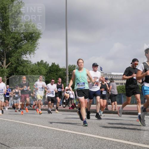 29.06.2025 - hella hamburg halbmarathon Luisa Fischer http://msf.ph/oto/8498635 29.06.2025 10:01:54 Kennedybrücke 1972, 5492, 11625, 17483, 28, 18740, 18063, 15407, 8322, 16467, 1190, 1485, 1972, 2907, 3037, 3715, 4839, 5492, 6390, 6399, 6585, 7232, 7864, 8068, 8154, 8322, 8639, 8721, 8772, 8798, 9884, 10488 meine-sportfotos.de
