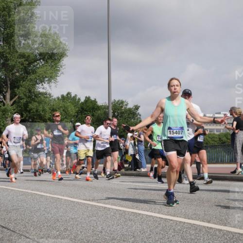 29.06.2025 - hella hamburg halbmarathon Luisa Fischer http://msf.ph/oto/8498641 29.06.2025 10:01:55 Kennedybrücke 11625, 1972, 5492, 17828, 15407, 8322, 151, 14324, 1190, 1485, 1972, 2907, 3037, 3715, 4839, 5492, 6390, 6399, 6585, 7864, 8154, 8322, 8721, 8772, 8798, 9884, 10266, 10488 meine-sportfotos.de