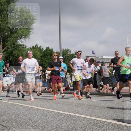 29.06.2025 - hella hamburg halbmarathon Luisa Fischer http://msf.ph/oto/8498649 29.06.2025 10:01:55 Kennedybrücke 1972, 5492, 6399, 11625, 17482, 828, 18746, 2835, 1800, 1190, 1485, 1972, 2907, 3037, 3715, 4839, 5492, 6390, 6399, 6585, 7864, 8154, 8322, 8721, 8772, 8798, 9884, 10266, 10488 meine-sportfotos.de