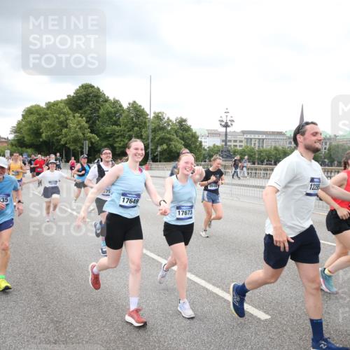 29.06.2025 - hella hamburg halbmarathon Jannik Wohlers http://msf.ph/oto/8498666 29.06.2025 10:55:57 Lombardsbrücke 1047, 1113, 1738, 2095, 2915, 3257, 3675, 3676, 3953, 3987, 4083, 5580, 5693, 5757, 6690, 6968, 7025, 7028, 7090, 7711, 8517, 8766, 9383, 9435, 9606, 9948, 9953, 10740, 10784, 10932, 10987, 11298, 11628, 11862, 11863, 12295, 12296, 12551, 13395, 13405, 13965, 14613, 15103, 15443, 15696, 15699, 15747, 16655, 16934, 17084, 17092, 17398, 17494, 17649, 17673, 18047, 18247, 18349, 18798, 19228 meine-sportfotos.de