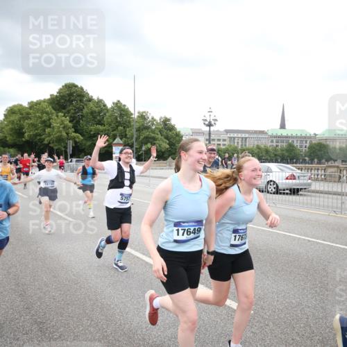 29.06.2025 - hella hamburg halbmarathon Jannik Wohlers http://msf.ph/oto/8498684 29.06.2025 10:55:58 Lombardsbrücke 1047, 1113, 1738, 2915, 3257, 3675, 3676, 3953, 3987, 4083, 5237, 5580, 5693, 5757, 6690, 6968, 7025, 7028, 7090, 7307, 7711, 8517, 8766, 9383, 9435, 9606, 9948, 9953, 10740, 10784, 10932, 10987, 11298, 11628, 11862, 11863, 12295, 12296, 12543, 12551, 13395, 13405, 13965, 14613, 15103, 15443, 15696, 15699, 15747, 16655, 16934, 17084, 17092, 17398, 17494, 17649, 17673, 17797, 18047, 18247, 18798, 19228 meine-sportfotos.de