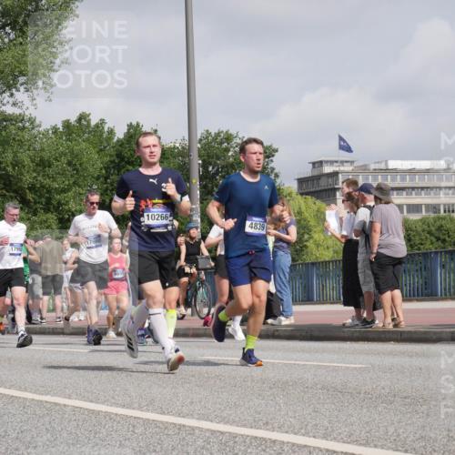 29.06.2025 - hella hamburg halbmarathon Luisa Fischer http://msf.ph/oto/8498694 29.06.2025 10:02:03 Kennedybrücke 15856, 2911, 17993, 17660, 9655, 10266, 4839, 1366, 1506, 1715, 1719, 2741, 2911, 4839, 5391, 5866, 6585, 7129, 7130, 7864, 8154, 9655, 9884, 10266, 10488 meine-sportfotos.de
