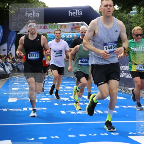 29.06.2025 - hella hamburg halbmarathon Strokosch-Dieckow http://msf.ph/oto/8498718 29.06.2025 10:43:32 Ziel 3116, 3928, 4080, 4318, 5124, 5436, 5506, 7635, 8664, 9114, 9931, 10246, 11648, 12623, 13421, 13996, 14484, 14690, 15328, 15932, 16338, 17912, 18449, 18513, 18775, 18810, 18942, 19229 meine-sportfotos.de