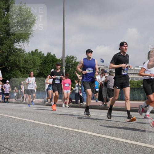 29.06.2025 - hella hamburg halbmarathon Luisa Fischer http://msf.ph/oto/8498735 29.06.2025 10:02:14 Kennedybrücke 12544, 12014, 6416, 4120, 17603, 7395, 4467, 1366, 1506, 2630, 4467, 5457, 5458, 5465, 5866, 6416, 7129, 7130, 7395, 7833, 8509, 9142, 9922 meine-sportfotos.de