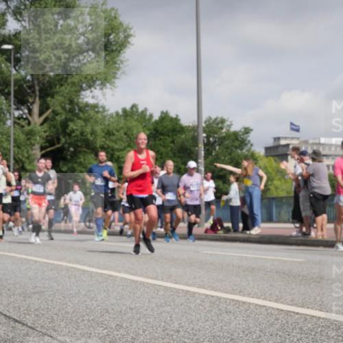 29.06.2025 - hella hamburg halbmarathon Luisa Fischer http://msf.ph/oto/8498754 29.06.2025 10:02:18 Kennedybrücke 4120, 1914, 2630, 4120, 4426, 5457, 5458, 5465, 6416, 7395, 7833, 8509, 8542, 8652, 9142, 9903, 9922, 10519 meine-sportfotos.de