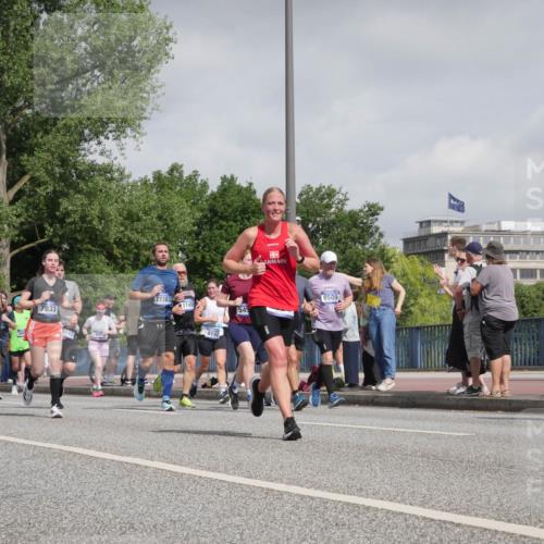 29.06.2025 - hella hamburg halbmarathon Luisa Fischer http://msf.ph/oto/8498756 29.06.2025 10:02:18 Kennedybrücke 17894, 7833, 5197, 990, 17383, 17455, 9142, 545, 8509, 4120, 1914, 2630, 4120, 4426, 5457, 5458, 5465, 6416, 7395, 7833, 8509, 8542, 8652, 9142, 9903, 9922, 10519 meine-sportfotos.de