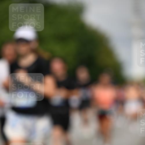 29.06.2025 - hella hamburg halbmarathon Dr. Thomas Lammeyer http://msf.ph/oto/8498766 29.06.2025 10:23:47 Kennedybrücke 1159, 1160, 1708, 2405, 2703, 2795, 2812, 2918, 2993, 2995, 3446, 3631, 4108, 4110, 4170, 4562, 4570, 4979, 5035, 5178, 5251, 5397, 5429, 5449, 5878, 6249, 6542, 6796, 6797, 6872, 6939, 7143, 7248, 7249, 7647, 7836, 8427, 8537, 8778, 9270, 9272, 9856, 10124, 10349, 10540, 10594, 10966, 11247 meine-sportfotos.de