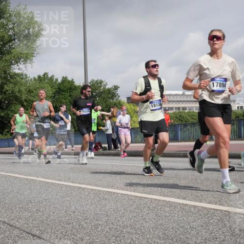 29.06.2025 - hella hamburg halbmarathon Luisa Fischer http://msf.ph/oto/8498785 29.06.2025 10:02:22 Kennedybrücke 18412, 8542, 16574, 1051, 15524, 08, 18122, 17894, 17383, 1319, 1595, 1914, 2282, 2630, 4120, 4426, 4837, 5277, 5299, 5457, 5458, 5465, 7033, 7037, 7833, 8509, 8542, 8652, 8929, 9142, 9903, 10020, 10518, 10519 meine-sportfotos.de