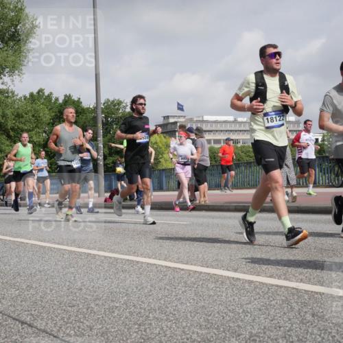29.06.2025 - hella hamburg halbmarathon Luisa Fischer http://msf.ph/oto/8498791 29.06.2025 10:02:23 Kennedybrücke 8412, 8542, 7031, 1657, 24, 9903, 18122, 15197, 1319, 1595, 1914, 2282, 2391, 4120, 4426, 4837, 5277, 5299, 5457, 5458, 5465, 7033, 7037, 7833, 8509, 8542, 8652, 8929, 9142, 9903, 10020, 10518, 10519 meine-sportfotos.de