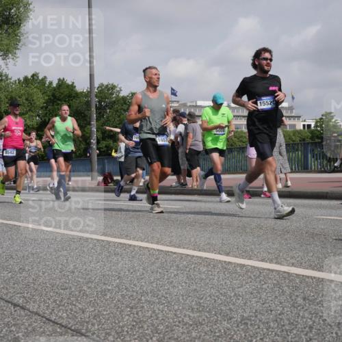 29.06.2025 - hella hamburg halbmarathon Luisa Fischer http://msf.ph/oto/8498800 29.06.2025 10:02:24 Kennedybrücke 13808, 18413, 18, 8542, 18388, 105, 1657, 5008, 15524, 9, 1319, 1595, 1914, 2282, 2364, 2391, 2432, 4120, 4426, 4837, 5277, 5299, 5457, 5458, 5465, 7033, 7037, 7833, 8509, 8542, 8652, 8929, 9142, 9488, 9903, 9907, 10020, 10518, 10519 meine-sportfotos.de