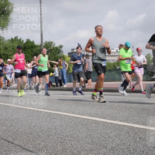 29.06.2025 - hella hamburg halbmarathon Luisa Fischer http://msf.ph/oto/8498804 29.06.2025 10:02:24 Kennedybrücke 13808, 18413, 18599, 8542, 5, 5008, 1657, 24, 1319, 1595, 1914, 2282, 2364, 2391, 2432, 4120, 4426, 4837, 5277, 5299, 5457, 5458, 5465, 7033, 7037, 7833, 8509, 8542, 8652, 8929, 9142, 9488, 9903, 9907, 10020, 10518, 10519 meine-sportfotos.de