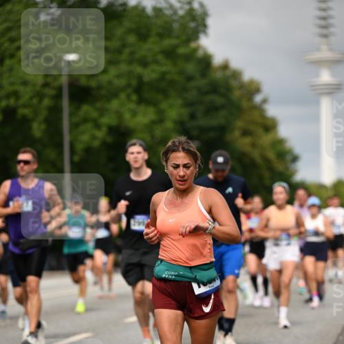29.06.2025 - hella hamburg halbmarathon Dr. Thomas Lammeyer http://msf.ph/oto/8498808 29.06.2025 10:23:49 Kennedybrücke 1159, 1160, 1708, 2405, 2703, 2795, 2812, 2918, 2993, 2995, 3446, 3631, 4170, 4562, 4570, 4979, 5035, 5178, 5251, 5397, 5429, 5878, 6249, 6796, 6797, 6872, 6874, 6939, 7248, 7249, 7647, 7836, 8427, 8537, 8778, 10349, 10540, 10594, 10966, 11247 meine-sportfotos.de