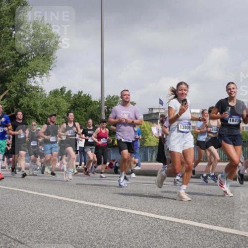 29.06.2025 - hella hamburg halbmarathon Luisa Fischer http://msf.ph/oto/8498826 29.06.2025 10:02:27 Kennedybrücke 1914, 12446, 4426, 15686, 110, 2282, 16189, 13808, 18388, 1841, 17045, 1319, 1595, 1914, 2282, 2364, 2391, 2432, 3668, 4120, 4426, 4837, 5277, 5299, 7033, 7037, 8542, 8652, 8929, 9488, 9903, 9907, 9984, 10020, 10518, 10519 meine-sportfotos.de