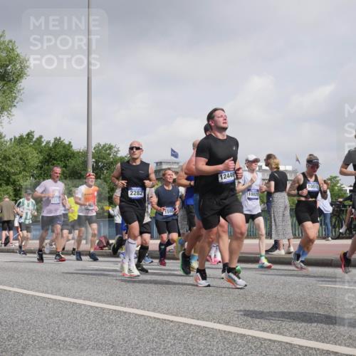 29.06.2025 - hella hamburg halbmarathon Luisa Fischer http://msf.ph/oto/8498851 29.06.2025 10:02:30 Kennedybrücke 5277, 9901, 15179, 2282, 1595, 12446, 10020, 10518, 11039, 1319, 1595, 1914, 2282, 2364, 2391, 2432, 3668, 3836, 4426, 4837, 5277, 5299, 7033, 7037, 7547, 8929, 9488, 9907, 9984, 10020, 10518 meine-sportfotos.de