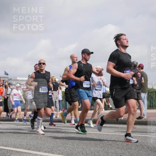 29.06.2025 - hella hamburg halbmarathon Luisa Fischer http://msf.ph/oto/8498857 29.06.2025 10:02:31 Kennedybrücke 1568, 10020, 2282, 8, 2391, 1653, 15179, 518, 1319, 1595, 1914, 2282, 2364, 2391, 2432, 3668, 3836, 4426, 4837, 5277, 5299, 7033, 7037, 7547, 8929, 9488, 9907, 9984, 10020, 10518 meine-sportfotos.de