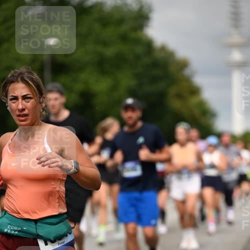 29.06.2025 - hella hamburg halbmarathon Dr. Thomas Lammeyer http://msf.ph/oto/8498858 29.06.2025 10:23:50 Kennedybrücke 1159, 1160, 1708, 2405, 2703, 2795, 2918, 2993, 2995, 3446, 3631, 4170, 4562, 4570, 4979, 5035, 5178, 5251, 5397, 5429, 5878, 6249, 6796, 6797, 6872, 6874, 6939, 7137, 7248, 7249, 7647, 7836, 8427, 8537, 8778, 10349, 10540, 10594, 10966, 11036, 11247 meine-sportfotos.de