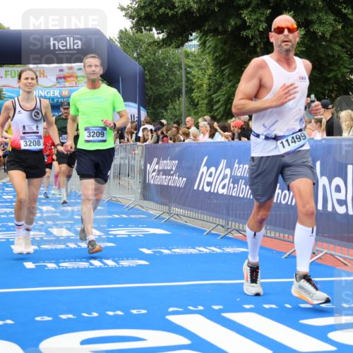 29.06.2025 - hella hamburg halbmarathon Strokosch-Dieckow http://msf.ph/oto/8498867 29.06.2025 10:54:04 Ziel 1151, 1410, 1815, 2432, 3096, 3208, 3209, 3898, 5638, 6294, 6356, 6374, 6443, 6581, 8390, 8394, 9032, 9791, 11499, 11789, 12213, 12379, 13397, 13794, 13869, 15524, 16780, 16871, 17348, 18308 meine-sportfotos.de