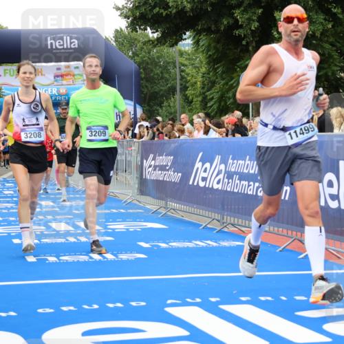 29.06.2025 - hella hamburg halbmarathon Strokosch-Dieckow http://msf.ph/oto/8498876 29.06.2025 10:54:04 Ziel 1151, 1410, 1815, 2432, 3096, 3208, 3209, 3898, 5638, 6294, 6356, 6374, 6443, 6581, 8390, 8394, 9032, 9791, 11499, 11789, 12213, 12379, 13397, 13794, 13869, 15524, 16780, 16871, 17348, 18308 meine-sportfotos.de