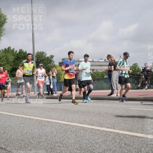 29.06.2025 - hella hamburg halbmarathon Luisa Fischer http://msf.ph/oto/8498878 29.06.2025 10:02:34 Kennedybrücke 2364, 15269, 9488, 9907, 1595, 1955, 2282, 2364, 2391, 2432, 2910, 3279, 3668, 3836, 5277, 5299, 7037, 7547, 8330, 8929, 9488, 9907, 9984, 10020, 10518 meine-sportfotos.de