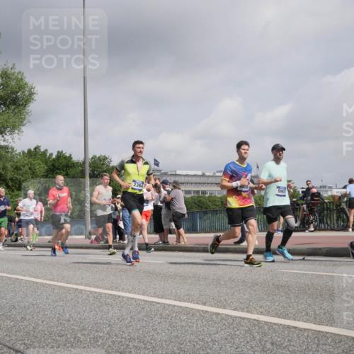 29.06.2025 - hella hamburg halbmarathon Luisa Fischer http://msf.ph/oto/8498884 29.06.2025 10:02:34 Kennedybrücke 13841, 9488, 9907, 2364, 1595, 1955, 2282, 2364, 2391, 2432, 2910, 3279, 3668, 3836, 5277, 5299, 7037, 7547, 8330, 8929, 9488, 9907, 9984, 10020, 10518 meine-sportfotos.de
