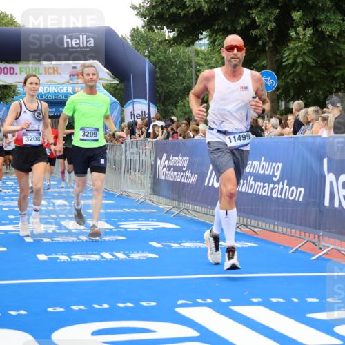 29.06.2025 - hella hamburg halbmarathon Strokosch-Dieckow http://msf.ph/oto/8498887 29.06.2025 10:54:04 Ziel 1151, 1410, 1815, 2432, 3096, 3208, 3209, 3898, 5638, 6294, 6356, 6374, 6443, 6581, 8390, 8394, 9032, 9791, 11499, 11789, 12213, 12379, 13397, 13794, 13869, 15524, 16780, 16871, 17348, 18308 meine-sportfotos.de