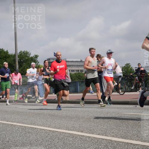 29.06.2025 - hella hamburg halbmarathon Luisa Fischer http://msf.ph/oto/8498894 29.06.2025 10:02:36 Kennedybrücke 13841, 1398, 16609, 15269, 1642, 1834, 1955, 2364, 2391, 2432, 2910, 3279, 3668, 3836, 5015, 5134, 5420, 6587, 7547, 8285, 8330, 9488, 9907, 9984 meine-sportfotos.de